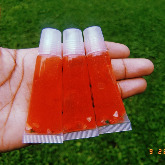 Mini beauty container, filled with products!! - Picture 4 of 7